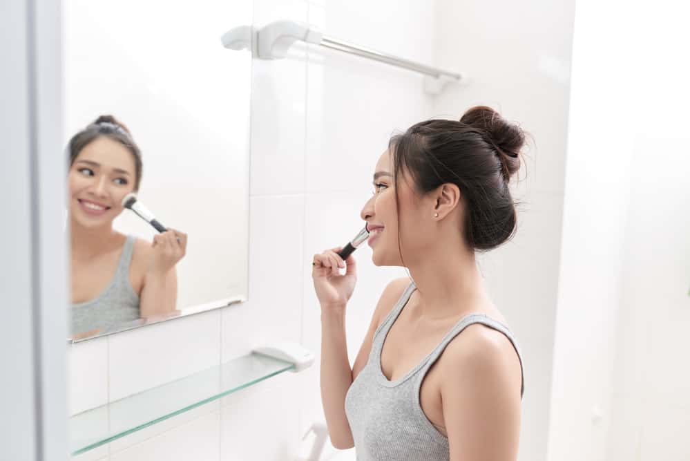 Are LED Makeup Mirrors Bad for Your Eyes?