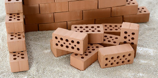 Which Type of Ceramic is Used for Making Brick