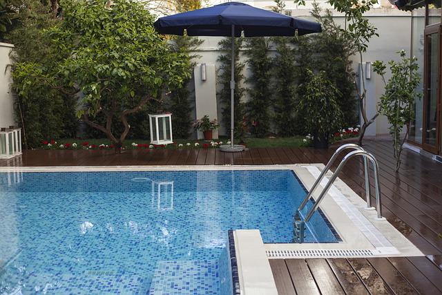 villa swimming pool